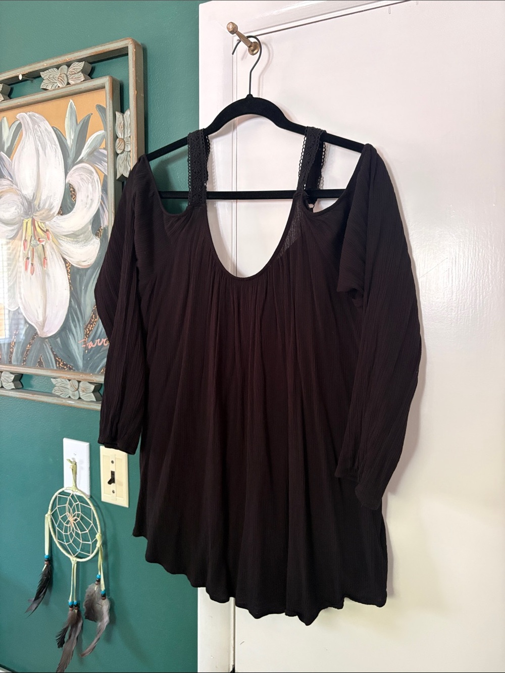 Women's Black Scoop Neck Long Sleeve Tunic Top